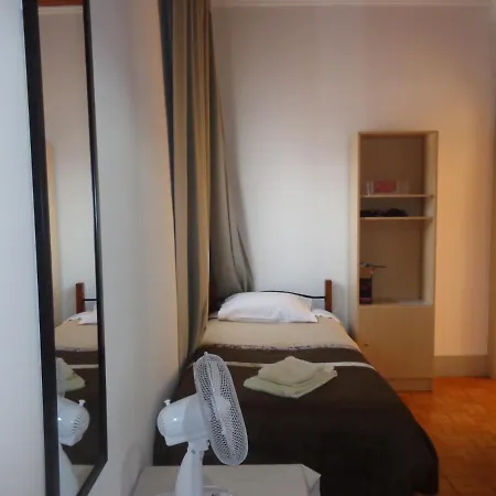 Portuense Local Гостевой дом 2*