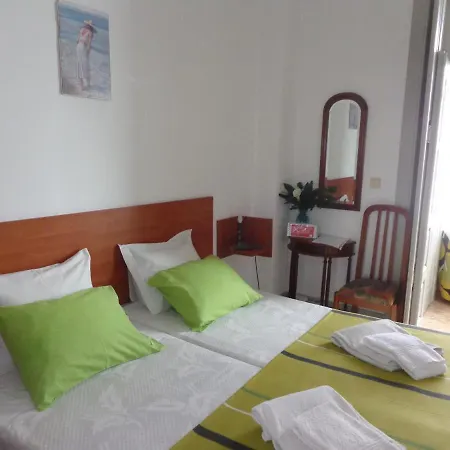 Portuense Local Гостевой дом 2*