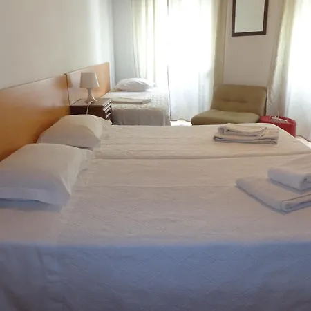 Portuense Local Гостевой дом 2*