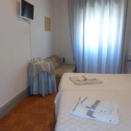 Portuense Local Гостевой дом 2*