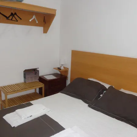 بيت ضيافة Portuense Local 2*