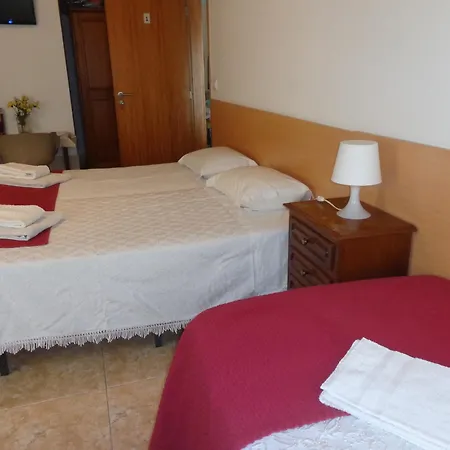 بيت ضيافة Portuense Local 2*